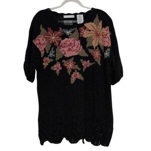 Vintage Hand Knit Floral Sweater Womens Size Medium Black Short Sleeve Cottage